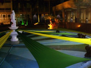 Até o espelho d'água ficou patriota. Foto: Allan Nóbrega