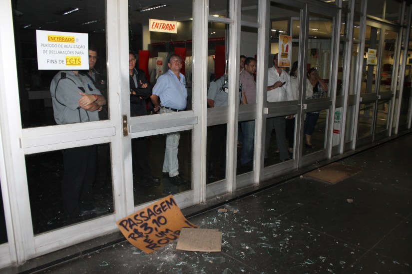 13-06-18 - Vandalismo Centro Cubatão - AN (18)